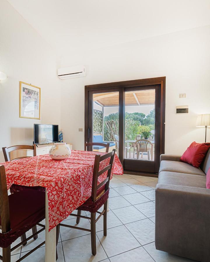 Ambra Holiday Rooms San Teodoro  Bagian luar foto
