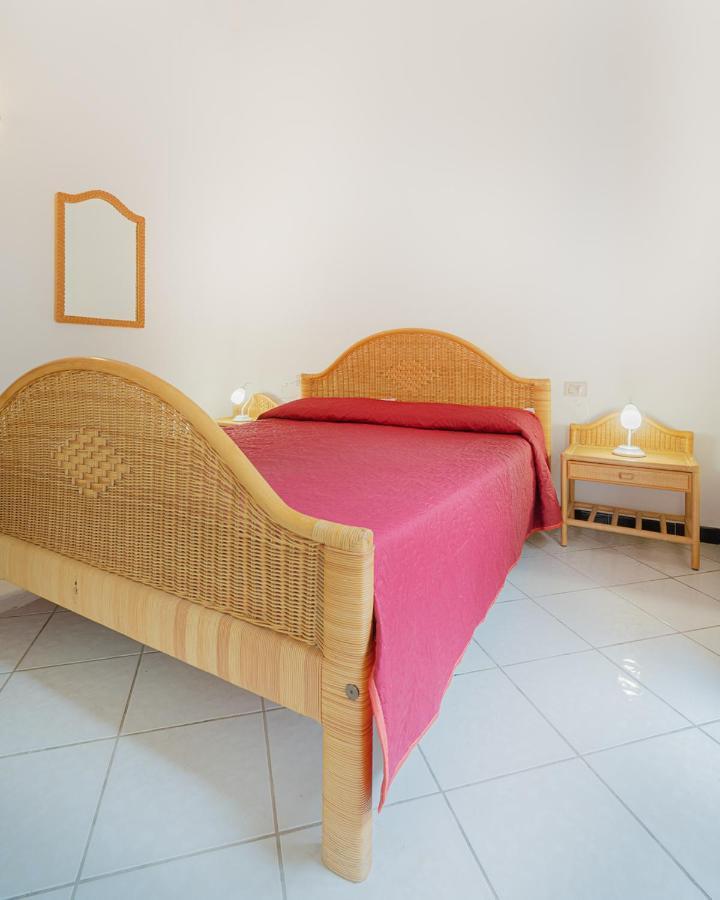 Ambra Holiday Rooms San Teodoro  Bagian luar foto