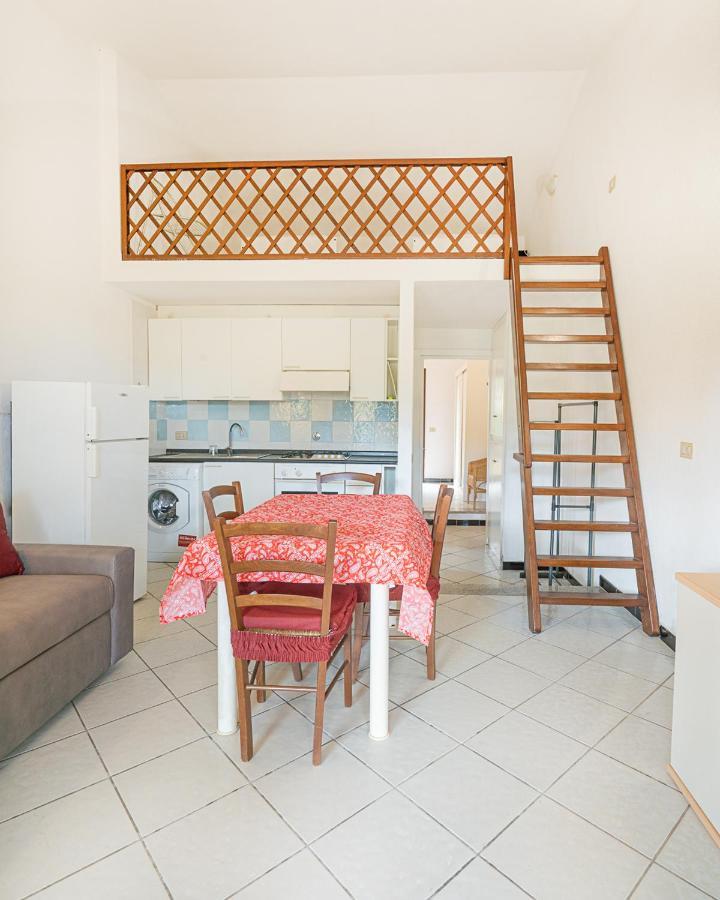 Ambra Holiday Rooms San Teodoro  Bagian luar foto